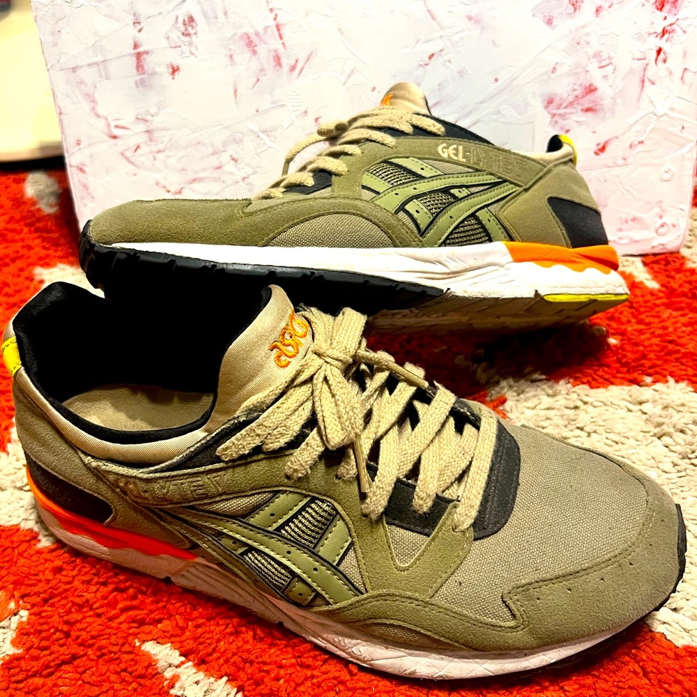 Men’s size 10 ASICS used but still in great condition